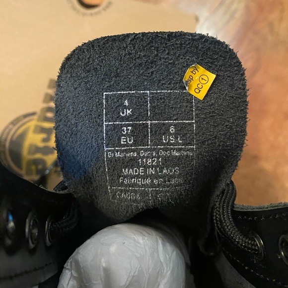 Brand new in box never worn Dr Martens 1460 smooth with softwair. Super cute!!! - Picture 5 of 5